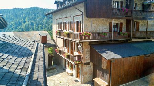 Viesnīcas āriene, Historic Dwelling With Terrace In Sauris in Sauris