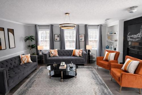 Luxury 4BR Retreat PS5 Massage Chair Renovated in 蘇萬尼
