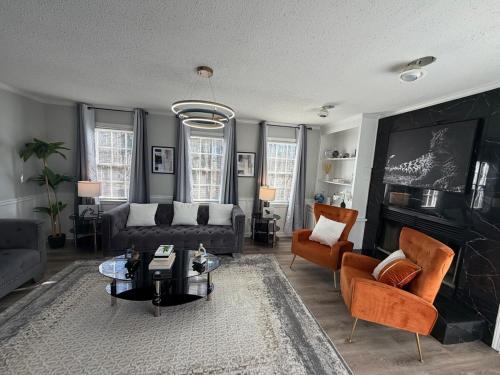 Luxury 4BR Retreat PS5 Massage Chair Renovated in 蘇萬尼