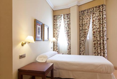 Hotel Cervantes - image 5