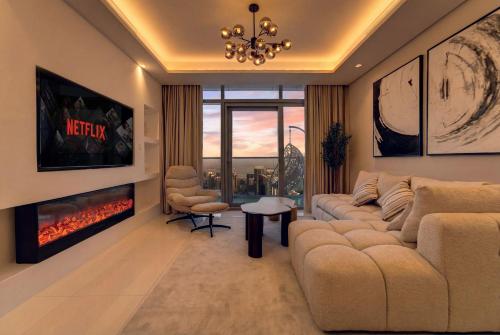 55th Floor 2BR with Burj View & Infinity Pool