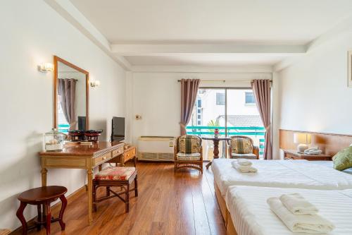 room detail thumbnail 0