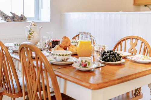 Iekārtas, 2 Bed in Whitstone oc-f31808 in Whitstone