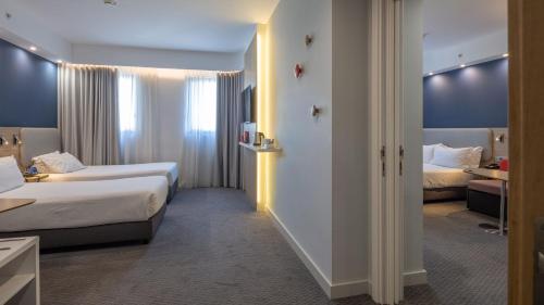 room detail thumbnail 0