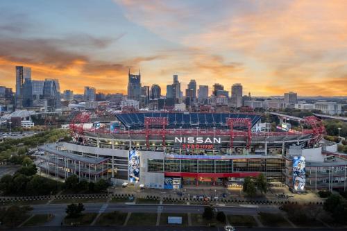 La Quinta Inn & Suites by Wyndham Nashville Downtown Stadium, Nashville