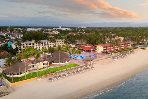 Grand Decameron Complex Bucerias, A Trademark All-Inclusive Resort, Бусериас (фото 3)