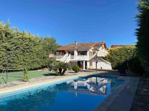 Maravillosa casa con piscina en un pueblo único, Artajona - Navarra gîte à louer Artajona