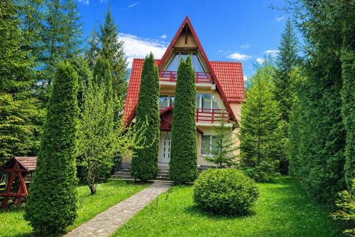 FLH - Emprin House, Предял