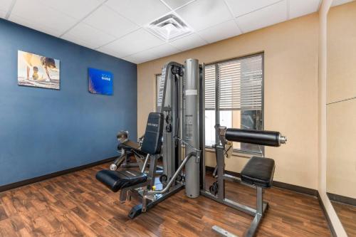 Comfort Suites Elizabethtown - image 37