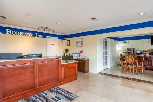 Előcsarnok, Rodeway Inn Bushnell in Bushnell (FL)