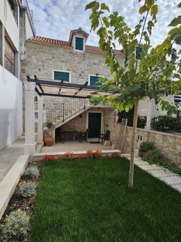 Casa di Pietra Stone House – khách sạn tại Kastel Luksic