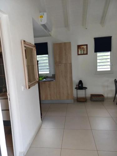 Studio confortable avec piscine privée à Baie-Mahault, 28 m² (Studio confortable avec piscine privee a Baie-Mahault, 28 m²) in Baie-Mahault