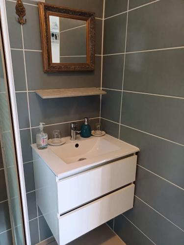 Studio confortable avec piscine privée à Baie-Mahault, 28 m² (Studio confortable avec piscine privee a Baie-Mahault, 28 m²) in Baie-Mahault