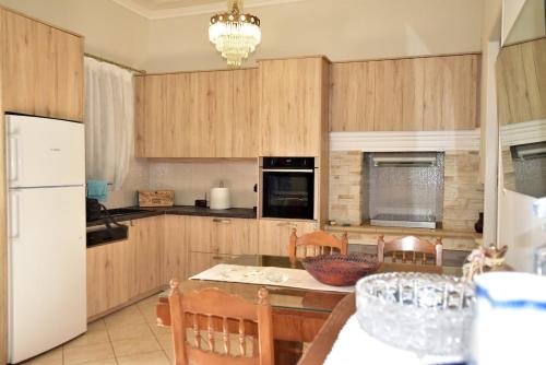 Samos Old Village House - 3 BR Maisonette by MPS in Kolona