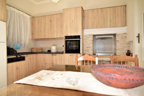 Samos Old Village House - 3 BR Maisonette by MPS in Kolona