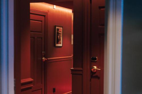 Pop House Hotel - image 10