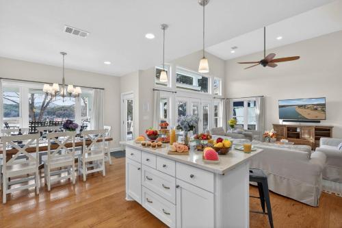 Beach House on River Oaks in Kingsland (TX)