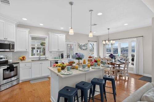 Beach House on River Oaks in Kingsland (TX)