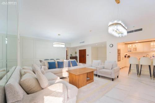4BR Spacious Apartment in Sadaf 8 JBR, 3 Min Walk To The Beach With Sea and Dubai Marina View, Dubaj