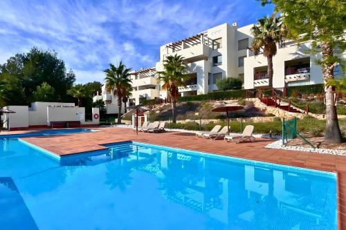 Apartamento Premium en Las Colinas Golf piscina y terraza