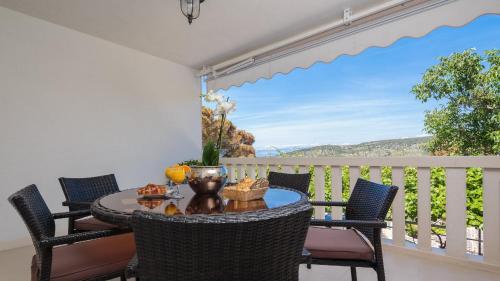 Villa with private pool terrace and garden in Nerezisca