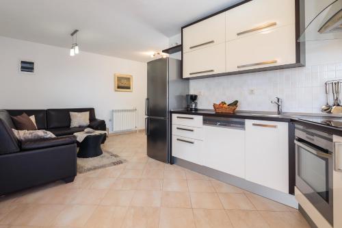 Villa with private pool terrace and garden in Nerezisca