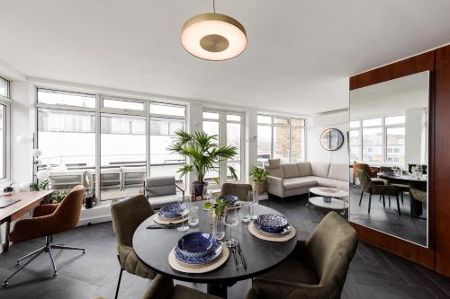 Hoxton Square Penthouse - London