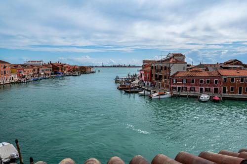 Hyatt Centric Murano Venice Room Type - Suite with Canal View
