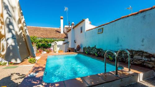 Peldbaseins, La Casa del Real El Real de la Jara by Ruralidays in El Real de la Jara