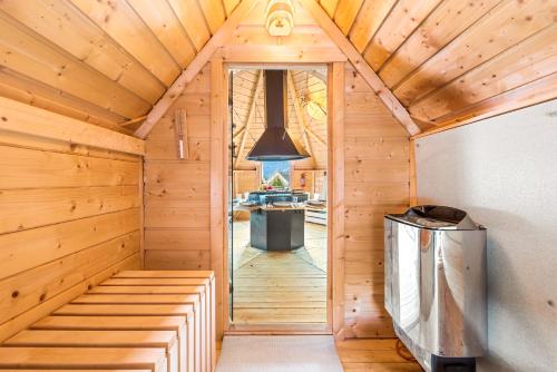 סאונה, Alpen Chalets Ausseerland - Sauna & BBQ in באד מיטרנדורף