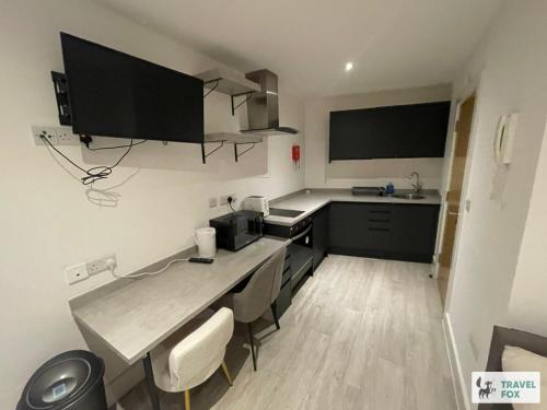 廚房, Dojo House in 倫頓