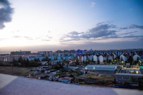 Serene studio BNB near Jomo Kenyatta International Airport and SGR station in Nairobi