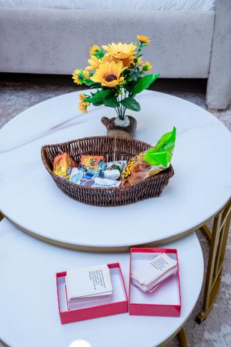 Serene studio BNB near Jomo Kenyatta International Airport and SGR station in Nairobi