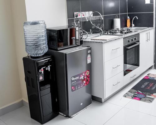 Serene studio BNB near Jomo Kenyatta International Airport and SGR station in Nairobi