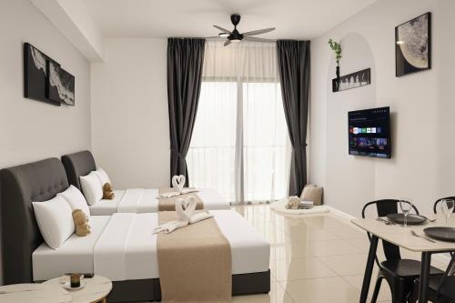 Chambers Residence by Fantastic, Balcony KLCC View, Kuala Lumpur