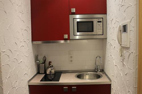 Apartaments Ciutat Vella - image 4