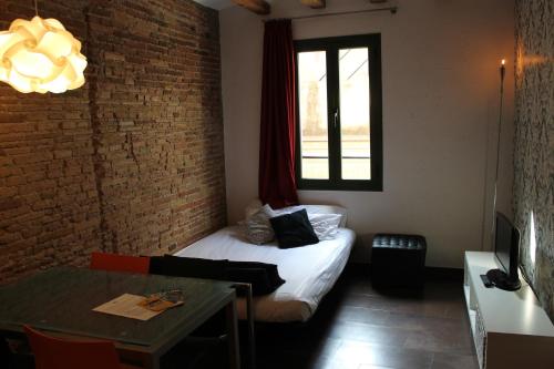 Apartaments Ciutat Vella - image 14