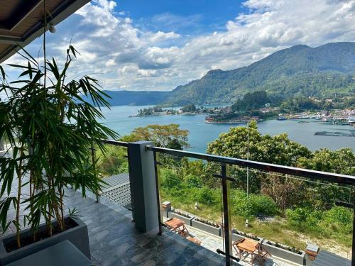 Toba Crest Vue in Parapat