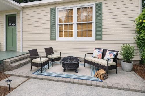 Central Bungalow- 2 Bedroom 1 Bath near VSU and Hospital 3 TVs in 華爾多斯塔