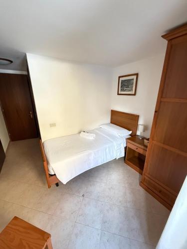 1 twin bed