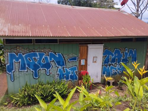 Bejárat, Kelly's Mountain Honey Homestay in Goroka