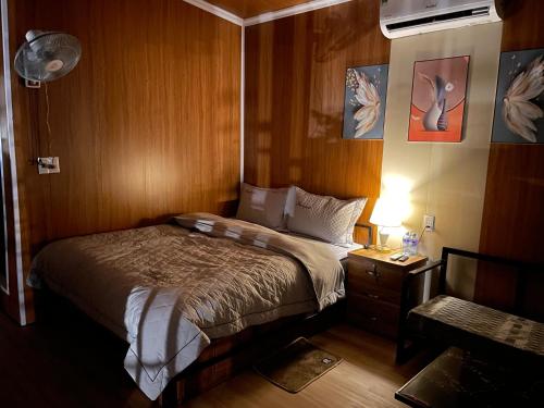 1 queen bed