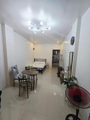 JLG Transient Home Pagsanjan Laguna in 百勝灘