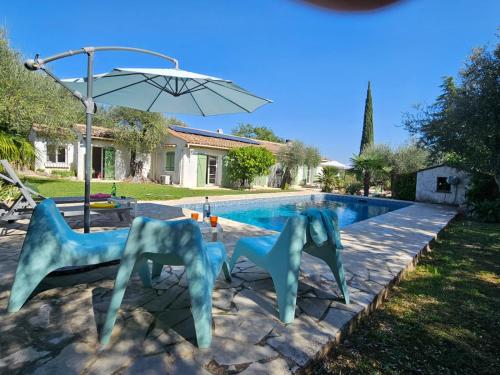 Mas provencal pres de Grasse 6p piscine jardin calme et verdoyant