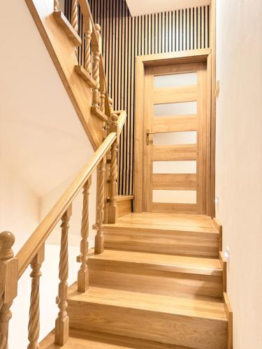 FamilyVilla new 4 Luxury Big Apartments parking - image 6