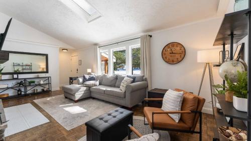 Birchwood by AvantStay Game Room Lake Access in Blakeslee, USA