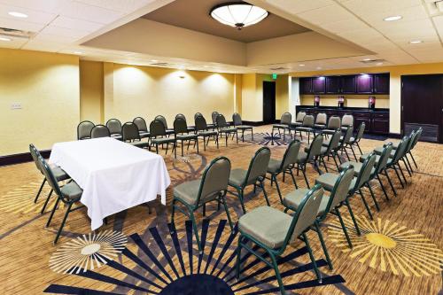 Comfort Inn Sherman - image 11