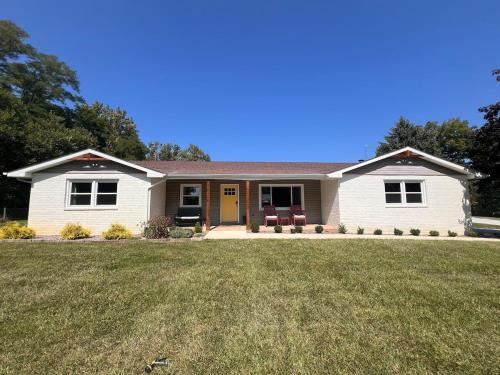 Wandering Whitetail Estate - Indiana Dunes - Valpo U - Pet Friendly in 華爾帕萊索
