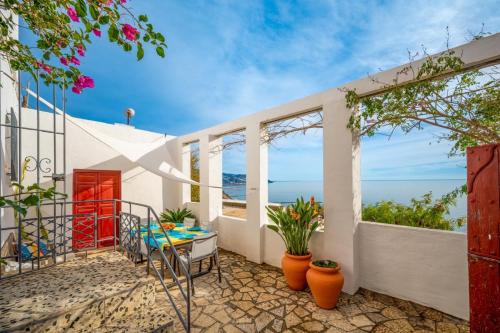Létesítmények, Cortijo de la Paz in La Mamola