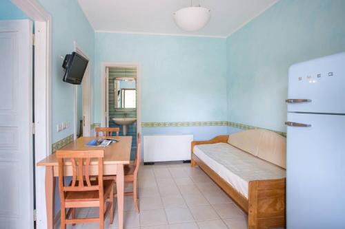 2 bedrooms, 4 beds